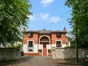 Two Double Bedroom First Floor Apartment