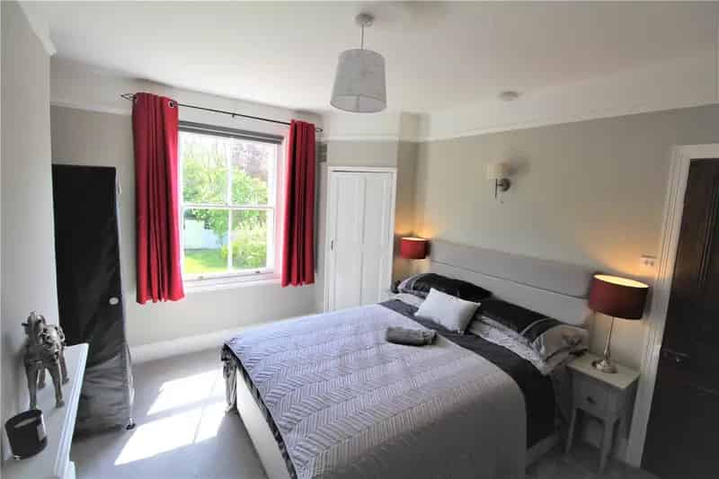 3 Bedroom House in Cheltenham Near Town Centre