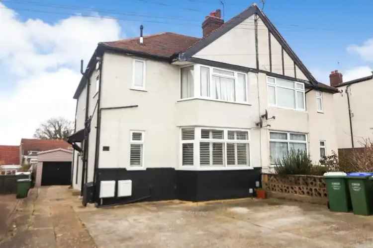 2 Bedroom Maisonette for Sale Near North Heath Parade