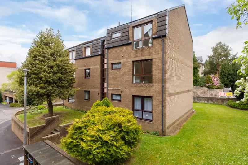 1 Bedroom Flat for Sale in Edinburgh
