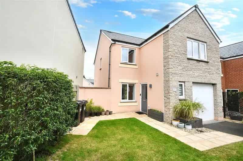 4 Bedroom Detached House for Sale in Falmouth, Cornwall