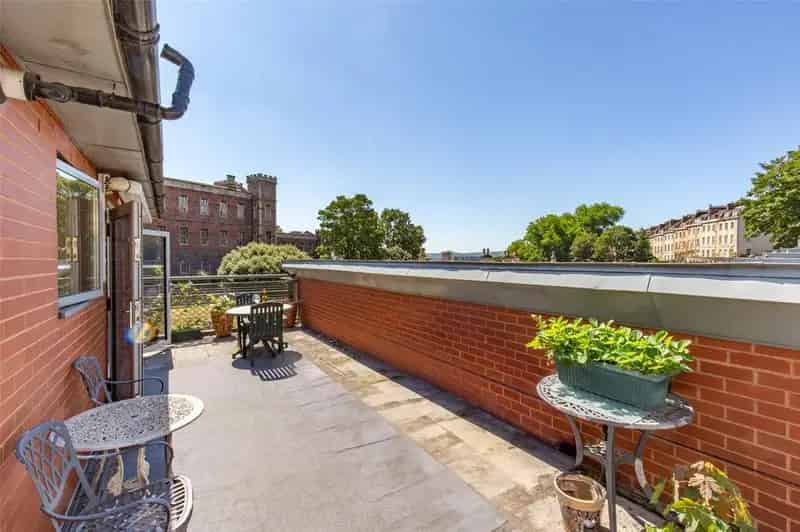 2 Bedroom Apartment for Sale Clifton Harbourside