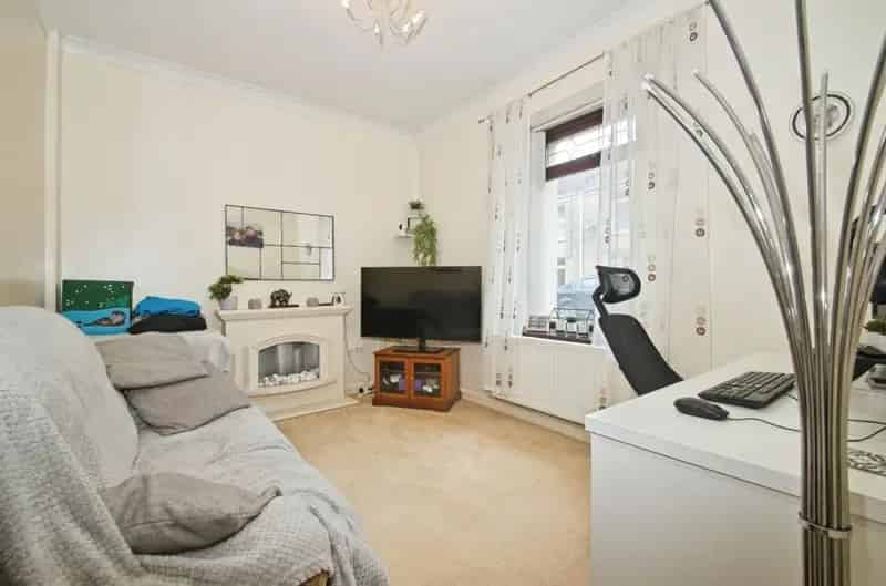 2 Bedroom Terraced House Near Amenities