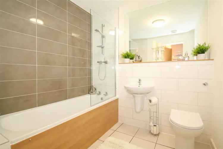 2 Bedroom Furnished Apartment Near Piccadilly Station