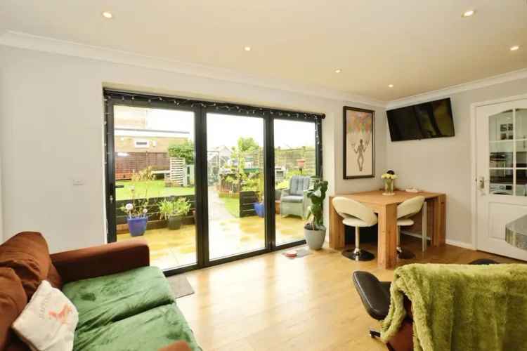 4 Bedroom Detached House Near Folkestone Academy
