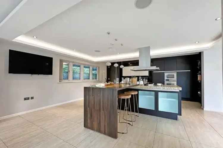 5 Bedroom Detached House for Sale Hale Cheshire