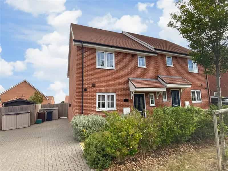 3 bedroom semi-detached house for sale