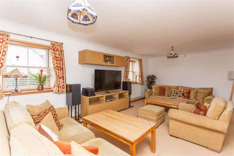 4 Bed Terraced House in Beautiful Countryside Location