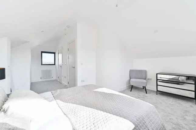 Stunning 4-Bed Properties in Brixton London