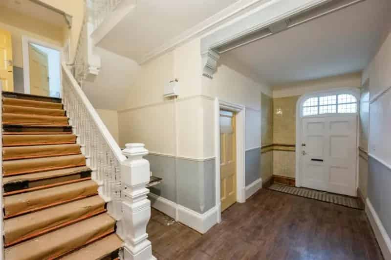 Huge Potential Property Residential or Commercial Use