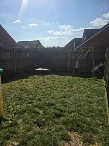 2 Bed House with Garden and Parking Dog Friendly