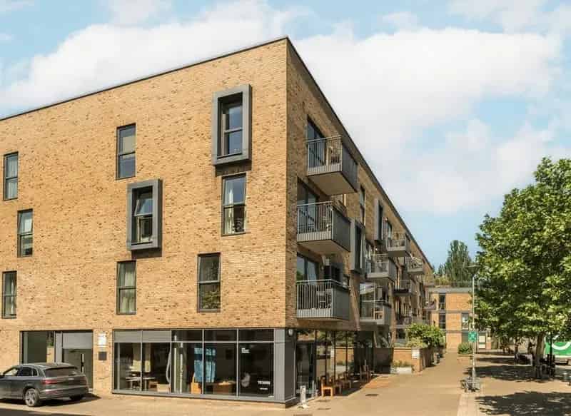 1 Bed Apartment near Victoria Park  497 sq ft Balcony