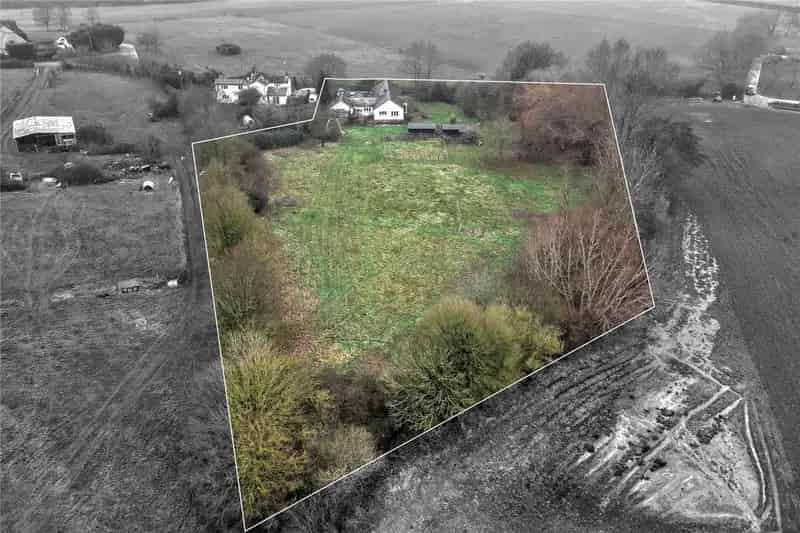Large Detached Bungalow 1.81 Acres Stables Paddock Wetherby