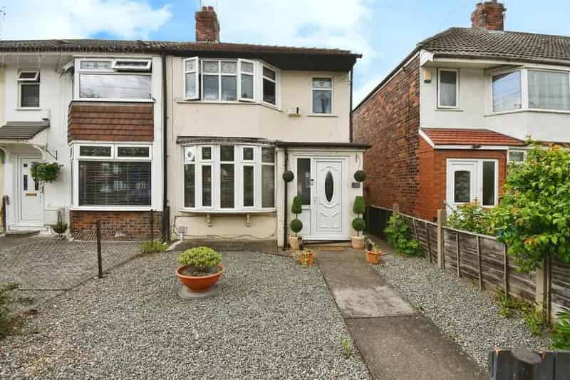 3 Bedroom End Terrace House For Sale