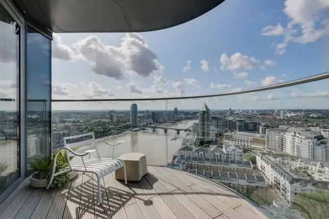 Flat for Sale in London SW10 Waterfront Drive