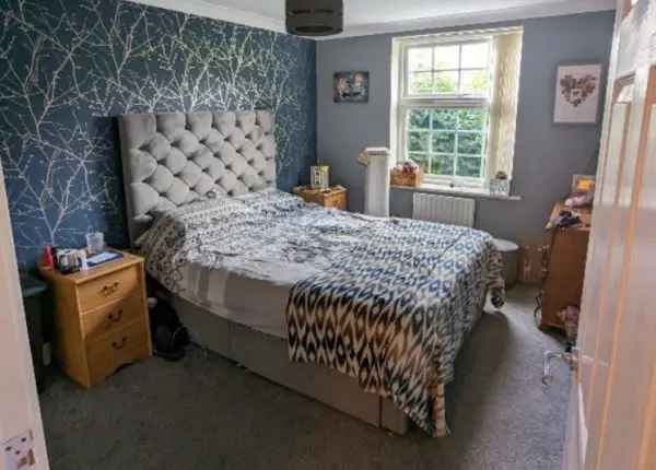 Charming One Bedroom Flat in Shere Near Amenities