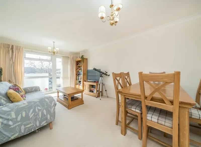 2 Double Bedroom Apartment near Richmond Park