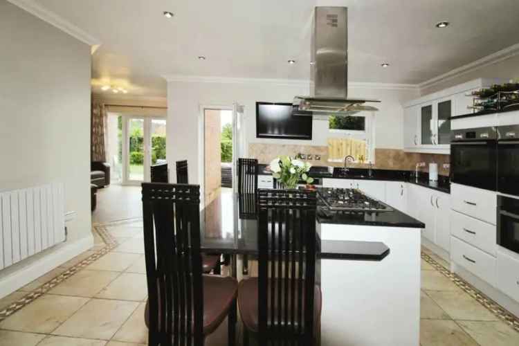 6 Bedroom Detached House for Sale on Regent Road