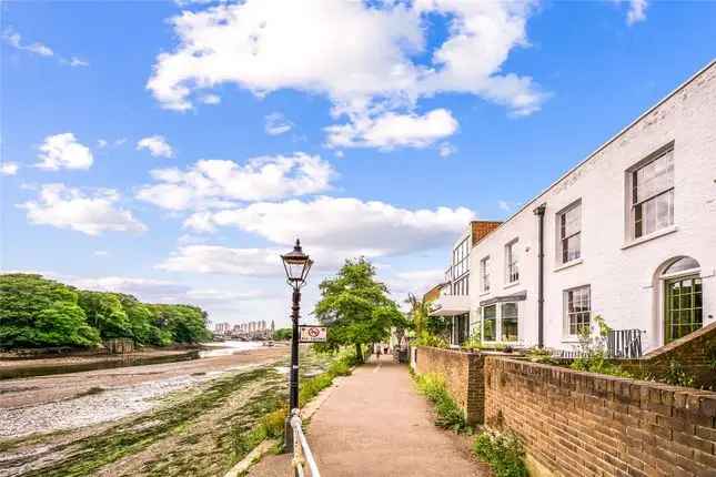 Georgian House for Sale Strand On The Green London W4 Four Bedrooms River Views
