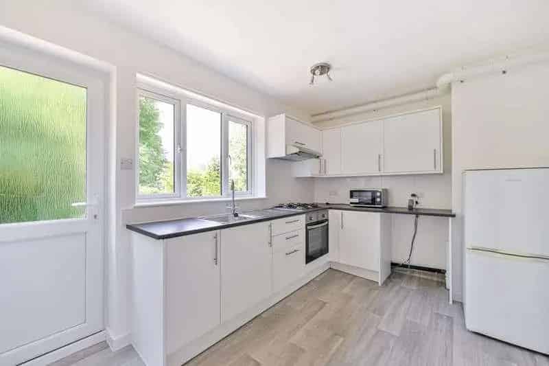 2 bed flat for sale
