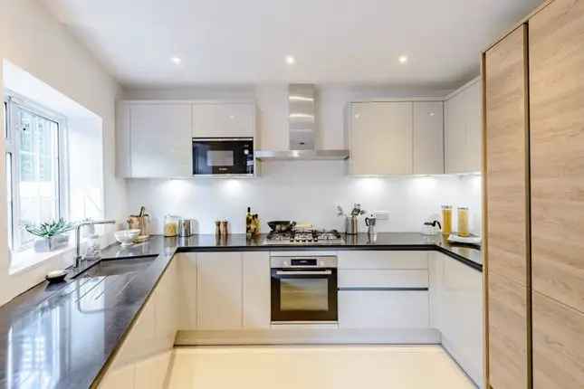 Detached House to Rent Holland Villas Road London W14