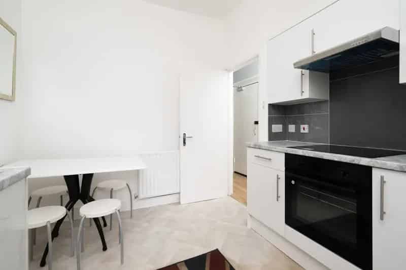 3 Bedroom Maisonette House to Rent in Camberwell