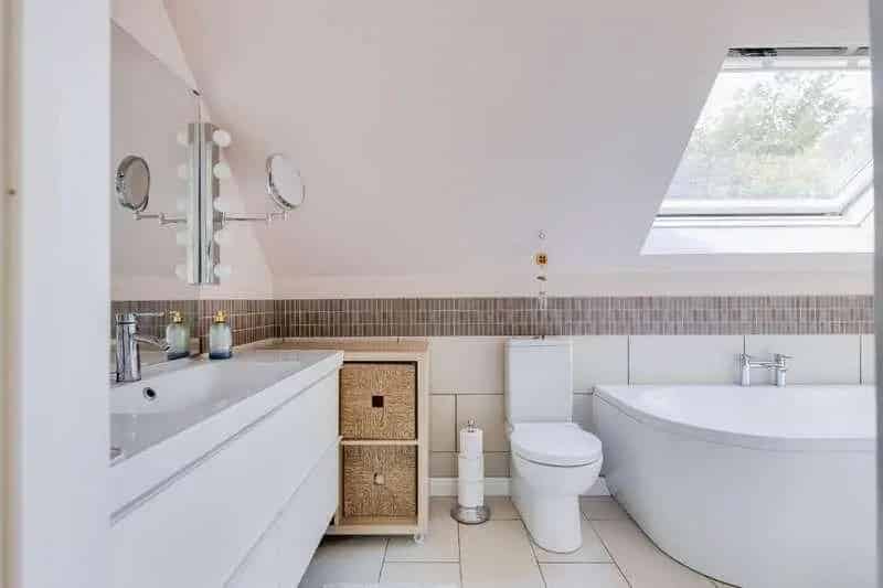 4 bed house for sale