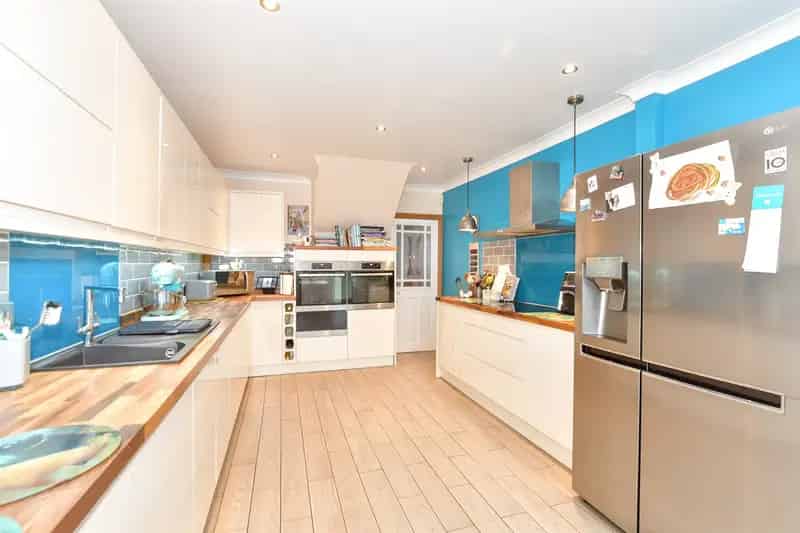 4 bedroom chalet for sale
