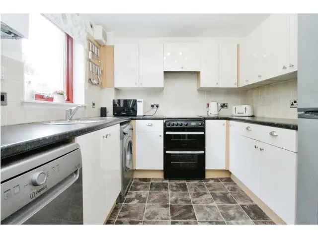 5 Bedroom Semi Detached House For Sale