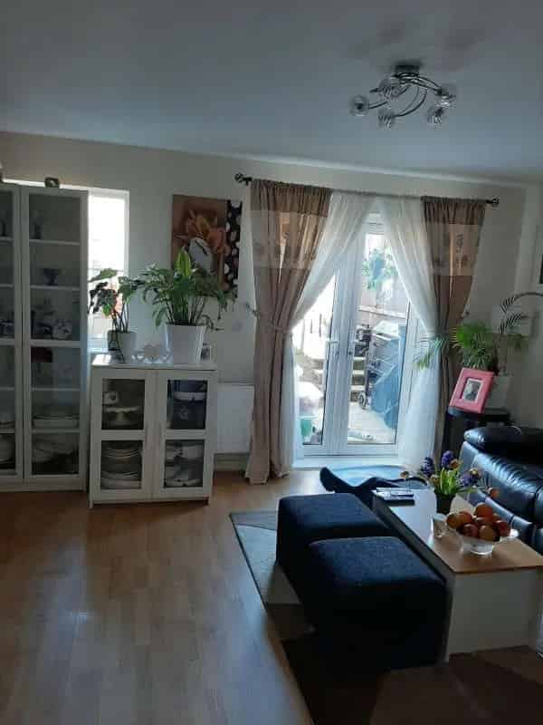 2016 3-Bedroom Semi House Near Train Station and Amenities