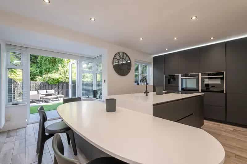 4 Bedroom Townhouse to Rent in Alwoodley