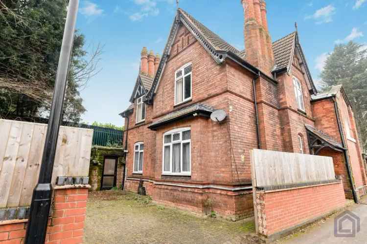 3 Bedroom Detached House for Sale at Auction