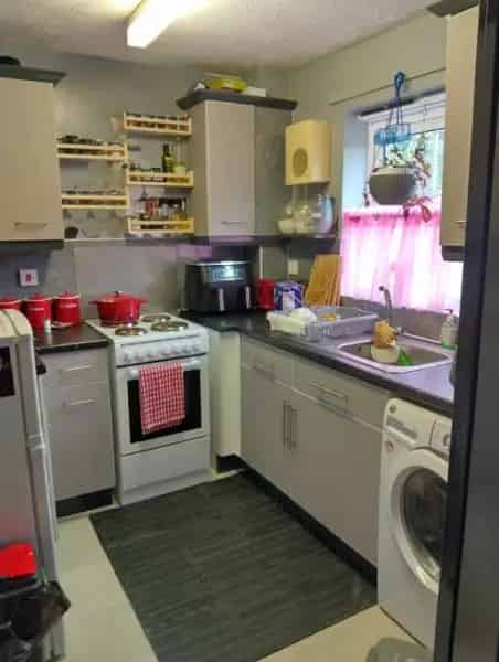 Ground Floor One Bedroom Flat With Separate Shower and Bath