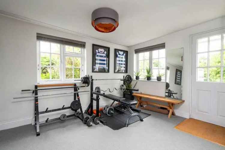 5 Bed House for Sale in Kineton