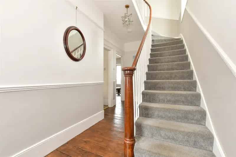 5 bedroom end of terrace house for sale