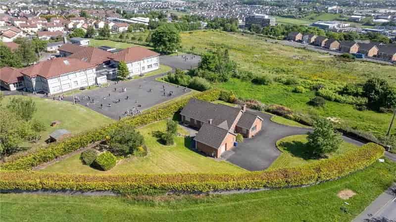 Four Bedroom Detached Bungalow with 0.7 Acre Site