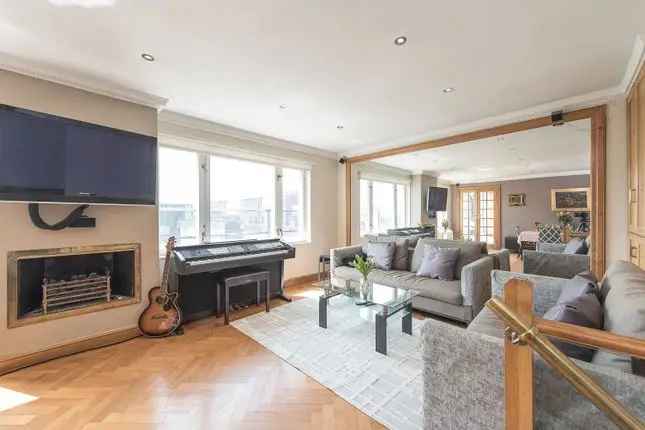 Maisonette for sale in Southwick Street, London W2