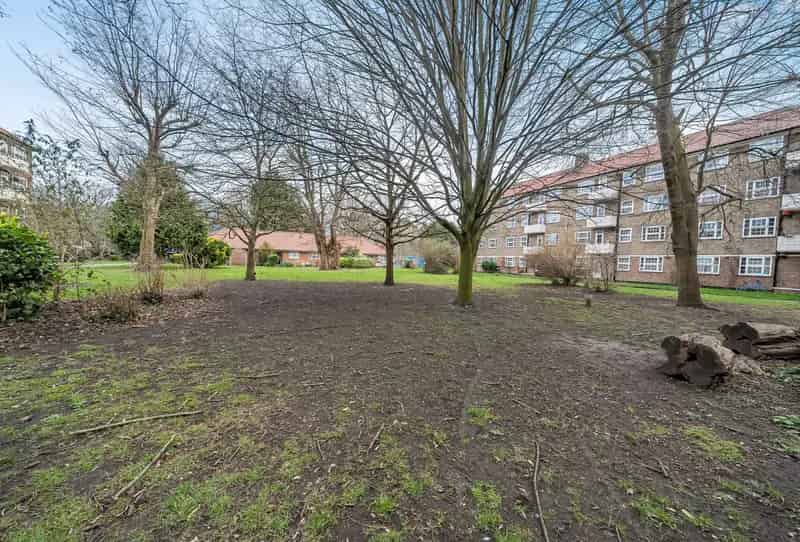 3 Bedroom Flat for Sale near Mitcham Eastfields Station