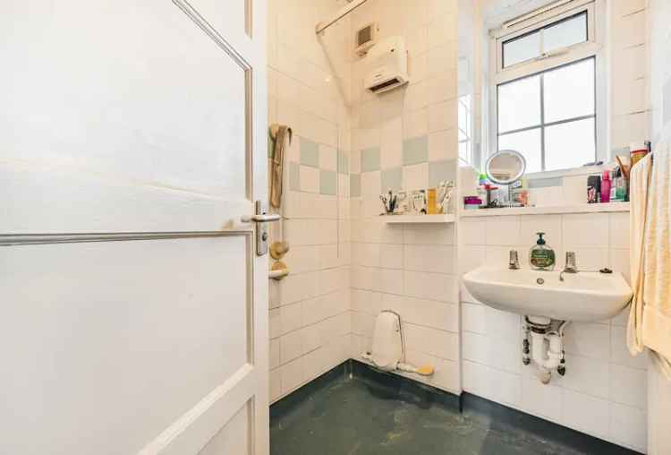 3 Bedroom Flat for Sale near Mitcham Eastfields Station