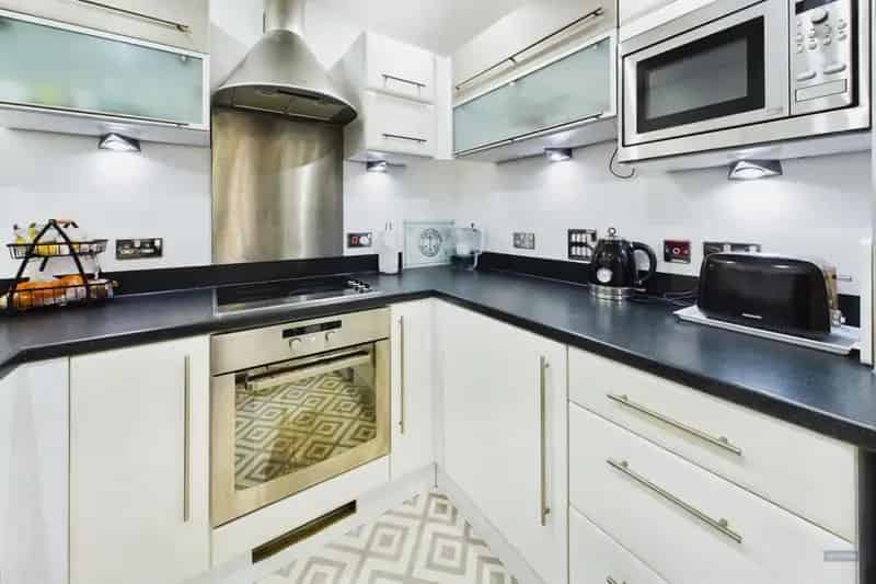 2 Bedroom Flat for Sale Cash Buyers Auction Southampton