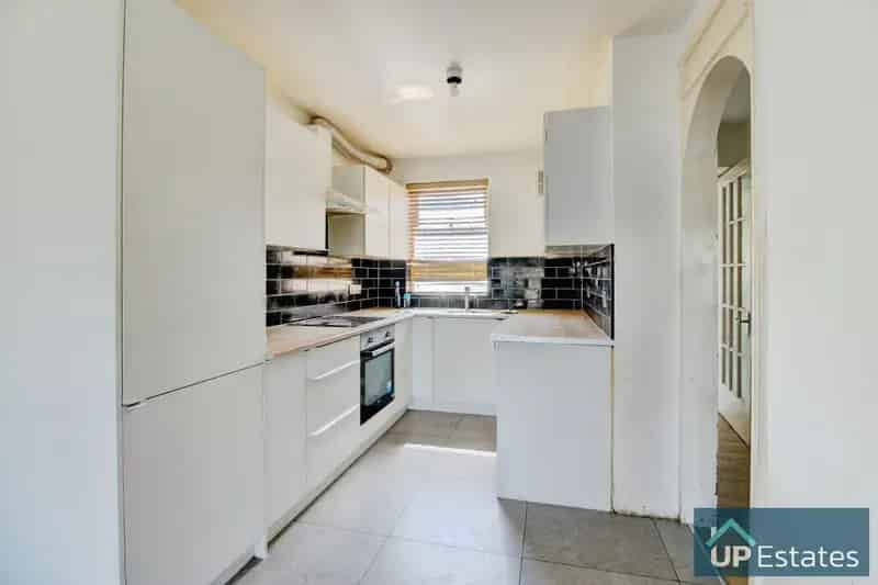 3 Bedroom House for Rent in Ernesford Grange Binley