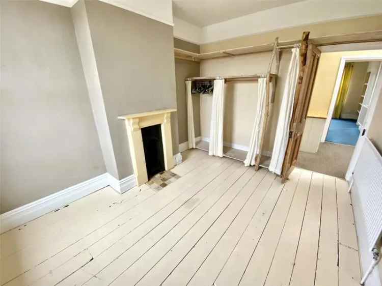 2 Bedroom Apartment for Professional Couple