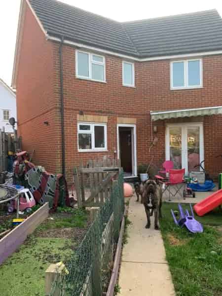 4 Bed End of Terrace House with Dining Room and Downstairs WC