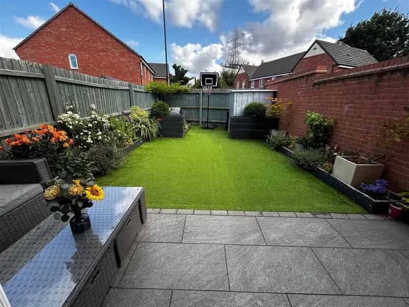 3 Bedroom Semi-Detached House for Sale Near Shirley Station