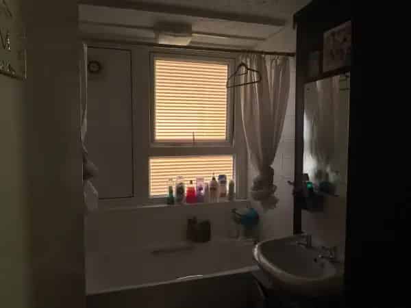 1 Bed Maisonette with Private Garden Near Schools and Shops