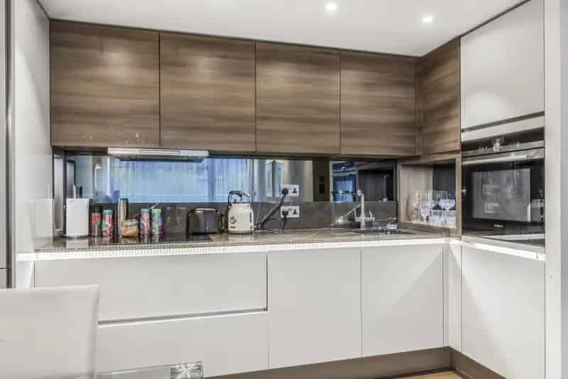 Luxury One Bedroom Apartment Short Let Near Battersea Power Station