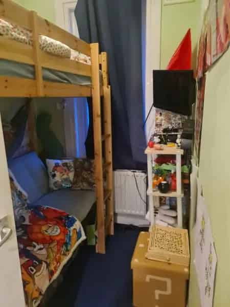 2 Bedroom Maisonette with Private Garden Near Excellent Schools and Transport