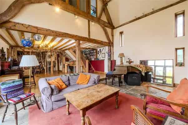 Rye Piece Barn: Grade II Listed Barn Conversion