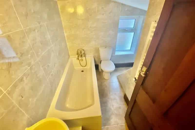 One Bedroom Village Centre Property Near Transport Links Pet Friendly