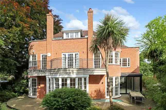 Detached Family House for Sale in Hampstead NW3